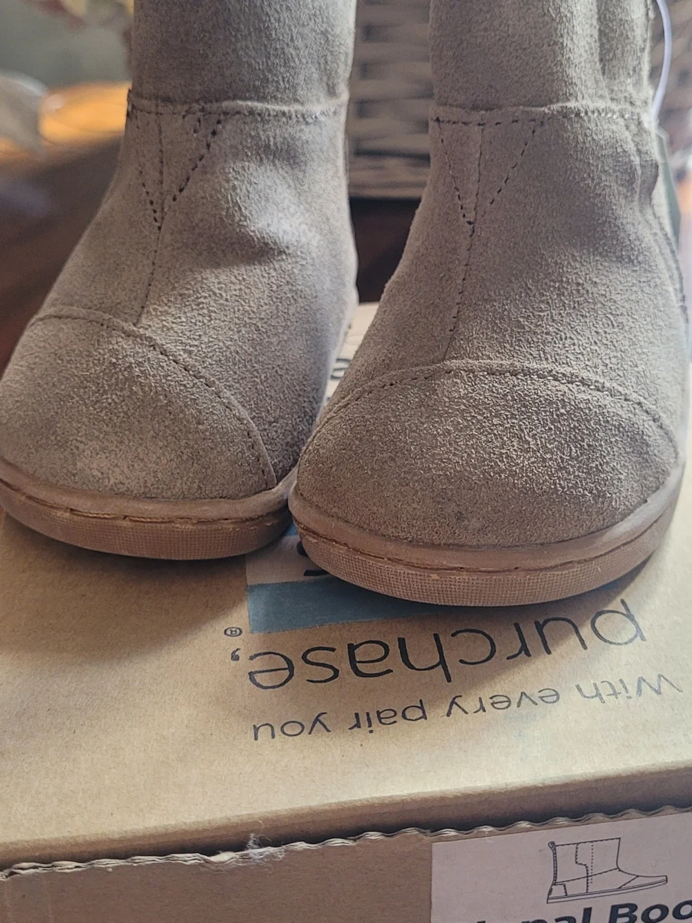 Toms tiny cream toddler
